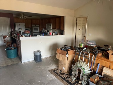 This beautiful brick home on Hubbard Creek Lake is waiting for - photo 8