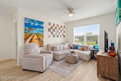 Waterfront luxury meets everyday comfort in this timeless, 5 - photo 12
