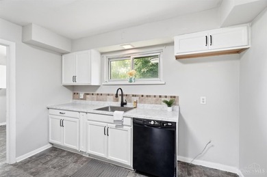 Welcome home to 417 Davis Ln. This well maintained brick ranch - photo 18