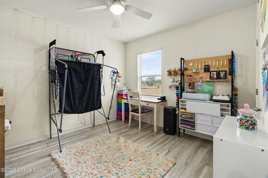 Waterfront luxury meets everyday comfort in this timeless, 5 - photo 18