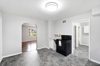 Welcome home to 417 Davis Ln. This well maintained brick ranch - photo 20