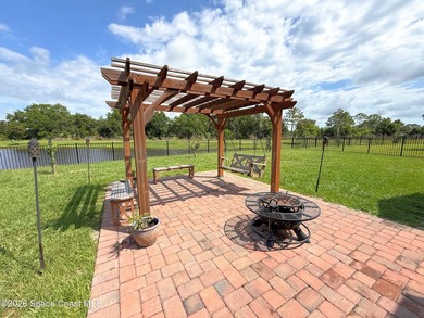 Waterfront luxury meets everyday comfort in this timeless, 5 - photo 24