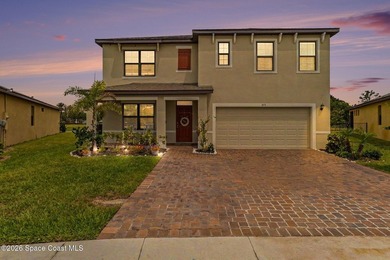 Waterfront luxury meets everyday comfort in this timeless, 5 - photo 33