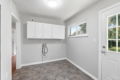 Welcome home to 417 Davis Ln. This well maintained brick ranch - photo 35