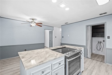 Step into this charming 3 bedroom, 2 bathroom house located in - photo 9