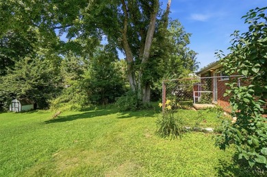 Welcome home to 417 Davis Ln. This well maintained brick ranch - photo 42