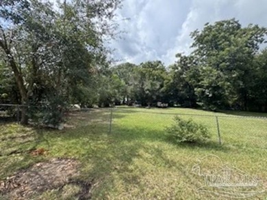 Property is being sold along with 2 other parcels - photo 4