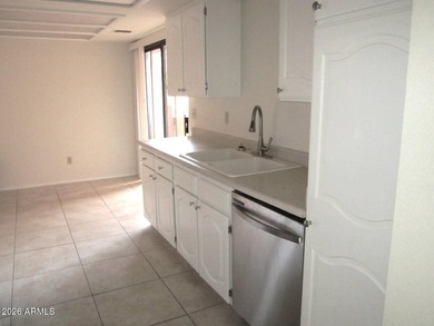 READY TO SHOW-READY TO SELL! ELEVATOR LEADS TO VERY QUIET TOP - photo 4