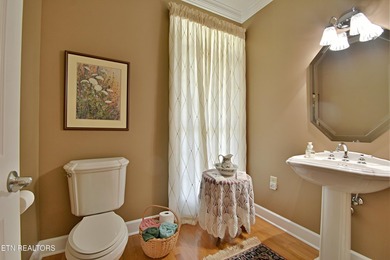 Tucked away in the heart of the countryside, this immaculately - photo 24