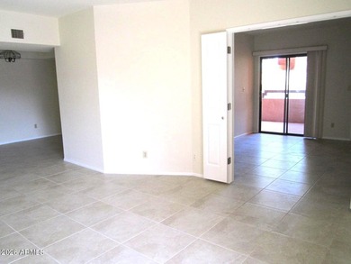 READY TO SHOW-READY TO SELL! ELEVATOR LEADS TO VERY QUIET TOP - photo 7