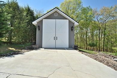Tucked away in the heart of the countryside, this immaculately - photo 39