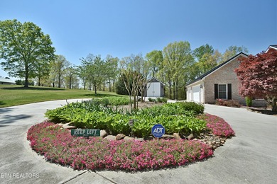 Tucked away in the heart of the countryside, this immaculately - photo 40