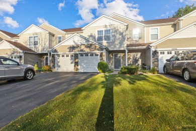 Lake Townhome/Townhouse For Sale in Carpentersville, Illinois