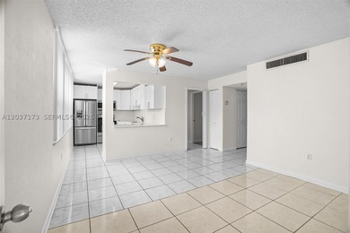 Beautiful first-floor corner unit in desirable Pine Ridge! This - photo 12