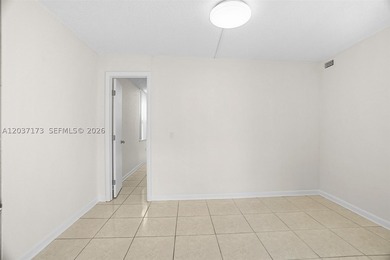 Beautiful first-floor corner unit in desirable Pine Ridge! This - photo 19