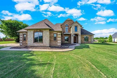 Like-new custom-built 3-bedroom, 2-bath home in the highly - photo 1