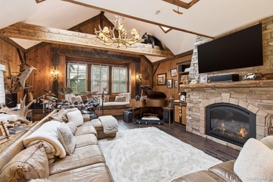 Welcome to this exceptional luxury residence in East Setauket - photo 22