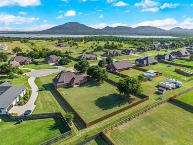Like-new custom-built 3-bedroom, 2-bath home in the highly - photo 3