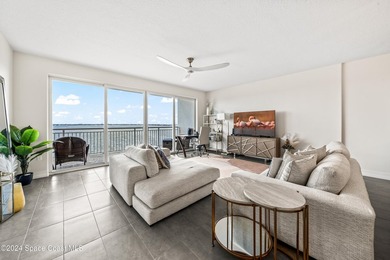 MAJOR PRICE REDUCTION! BRING BEST OFFER! This luxurious - photo 5