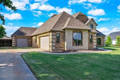 Like-new custom-built 3-bedroom, 2-bath home in the highly - photo 6