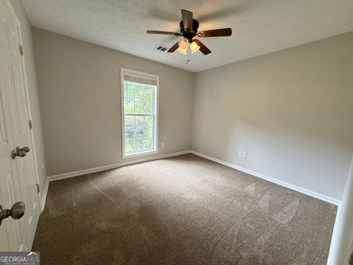 PRIVACY, CHARM, AND MOVE-IN READY LIVING COME TOGETHER! Tucked - photo 27