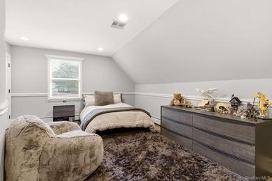 Welcome to this exceptional luxury residence in East Setauket - photo 29