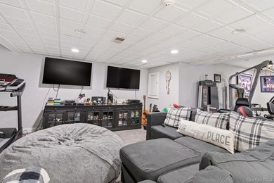 Welcome to this exceptional luxury residence in East Setauket - photo 34