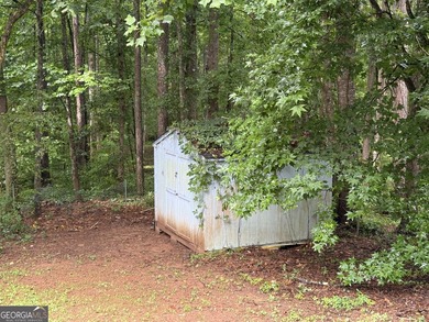 PRIVACY, CHARM, AND MOVE-IN READY LIVING COME TOGETHER! Tucked - photo 38