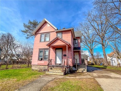 Great investment opportunity in the desirable 19th Ward! This 2 - photo 2