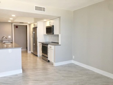 Beautiful 2BR / 2BA unit features a timeless, cool coastal style - photo 14