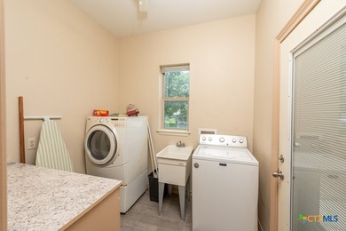 Tucked away and peaceful, yet still close to everything-that - photo 17