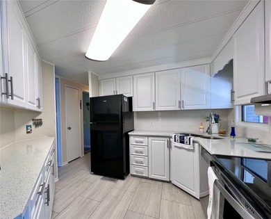 Welcome to your Florida dream home in the highly desirable - photo 18