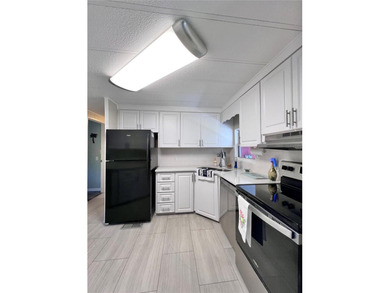 Welcome to your Florida dream home in the highly desirable - photo 19
