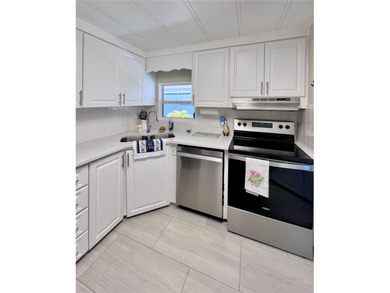 Welcome to your Florida dream home in the highly desirable - photo 22