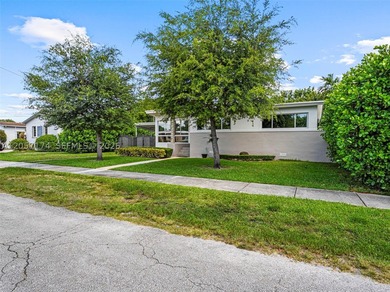 Beautifully updated 4BR/3BA home in the heart of desirable - photo 31