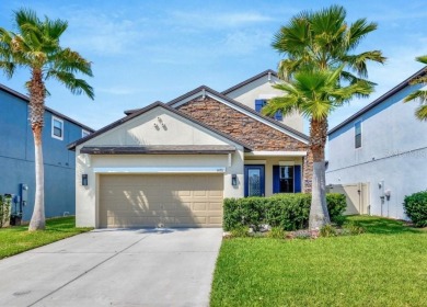 Lake Home For Sale in Wesley Chapel, Florida