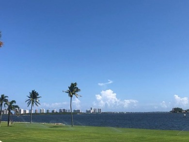 Beautiful 2BR / 2BA unit features a timeless, cool coastal style - photo 40