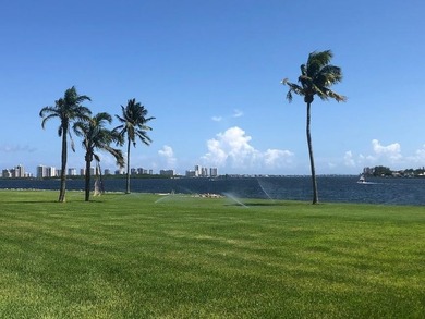 Beautiful 2BR / 2BA unit features a timeless, cool coastal style - photo 41