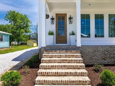 Thoughtfully designed new construction, this exceptional - photo 3
