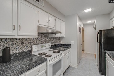 Low-maintenance living near Lake Murray is right here in the - photo 11