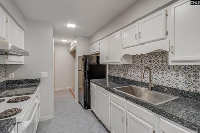 Low-maintenance living near Lake Murray is right here in the - photo 12