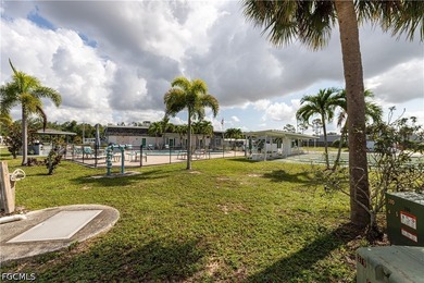 Beautifully remodeled 2-bedroom, 1-bath Manufactured home - photo 12