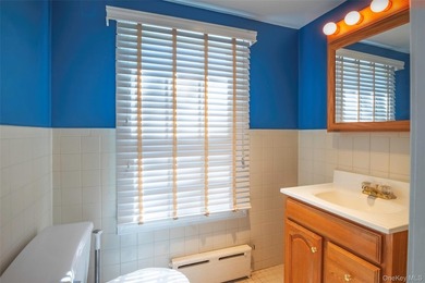 Charming and beautifully maintained 2-bedroom, 2-bathroom - photo 12