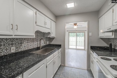 Low-maintenance living near Lake Murray is right here in the - photo 13
