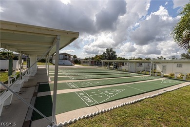 Beautifully remodeled 2-bedroom, 1-bath Manufactured home - photo 13