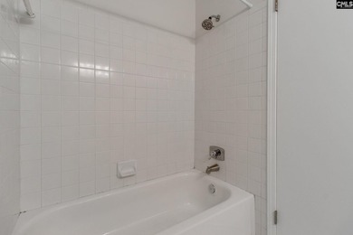 Low-maintenance living near Lake Murray is right here in the - photo 22