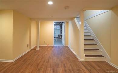 Charming and beautifully maintained 2-bedroom, 2-bathroom - photo 23