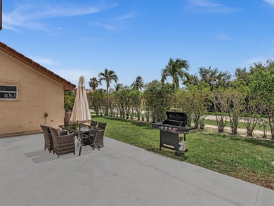 Welcome to this well-appointed three-bedroom - photo 24