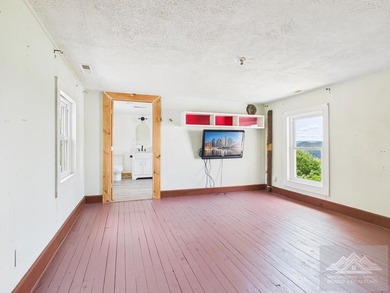 Nestled on 17 breathtaking acres, this enchanting 1910 farmhouse - photo 28