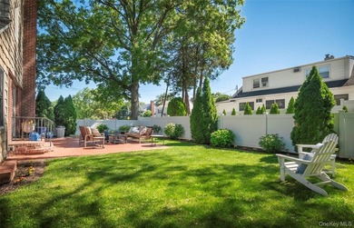 Charming and beautifully maintained 2-bedroom, 2-bathroom - photo 30